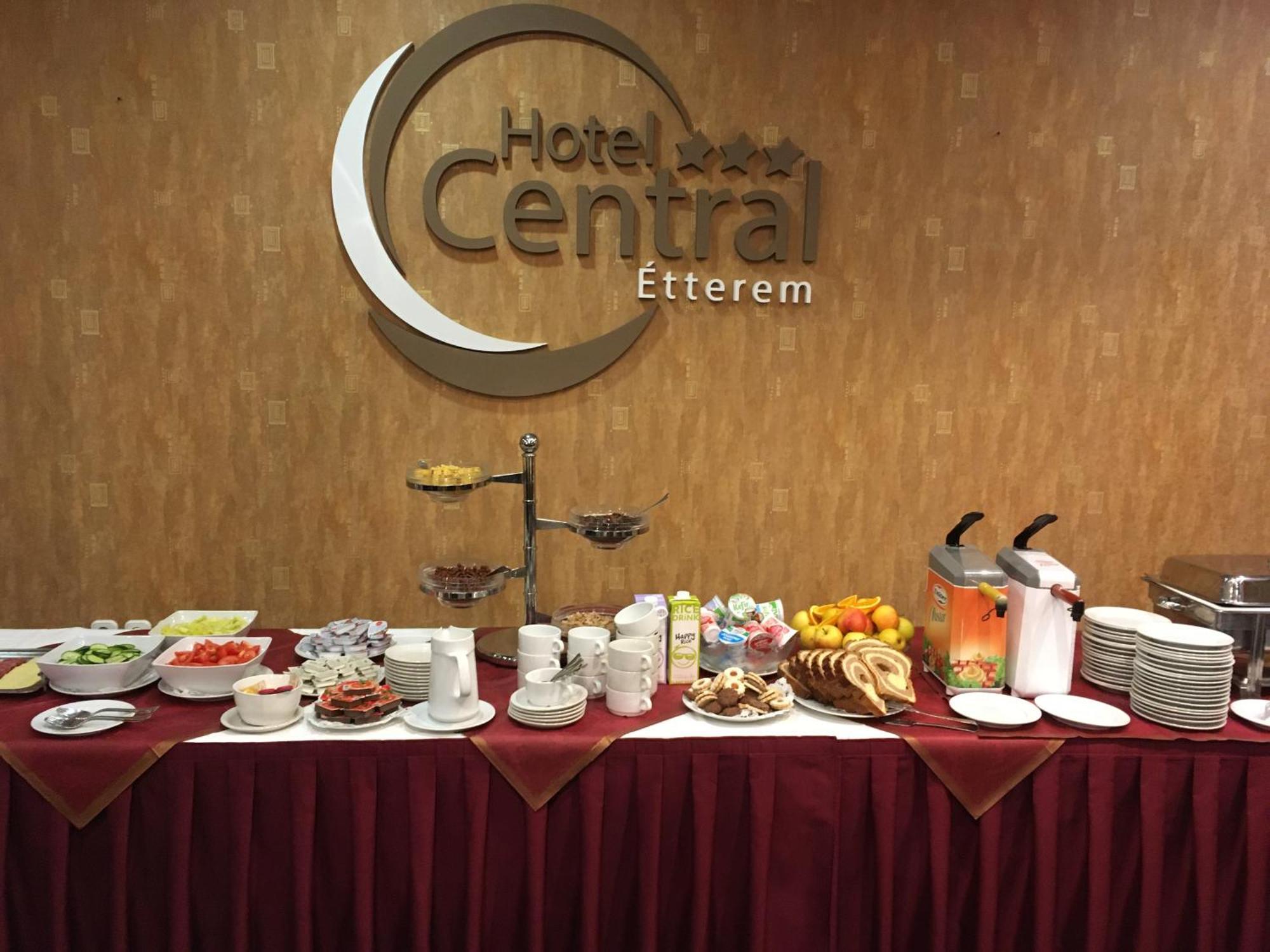 Hotel Central Nagykanizsa Bagian luar foto