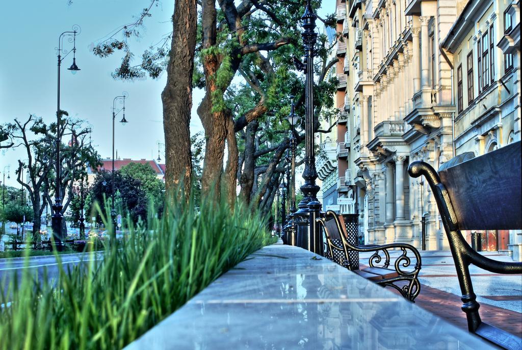 Hotel Central Nagykanizsa Bagian luar foto