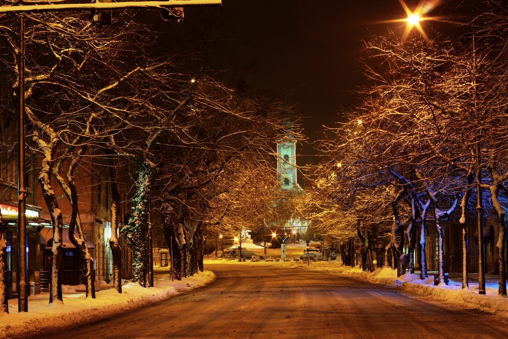 Hotel Central Nagykanizsa Bagian luar foto