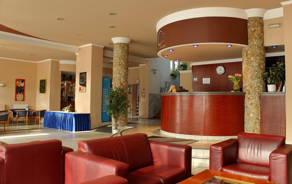 Hotel Central Nagykanizsa Bagian luar foto