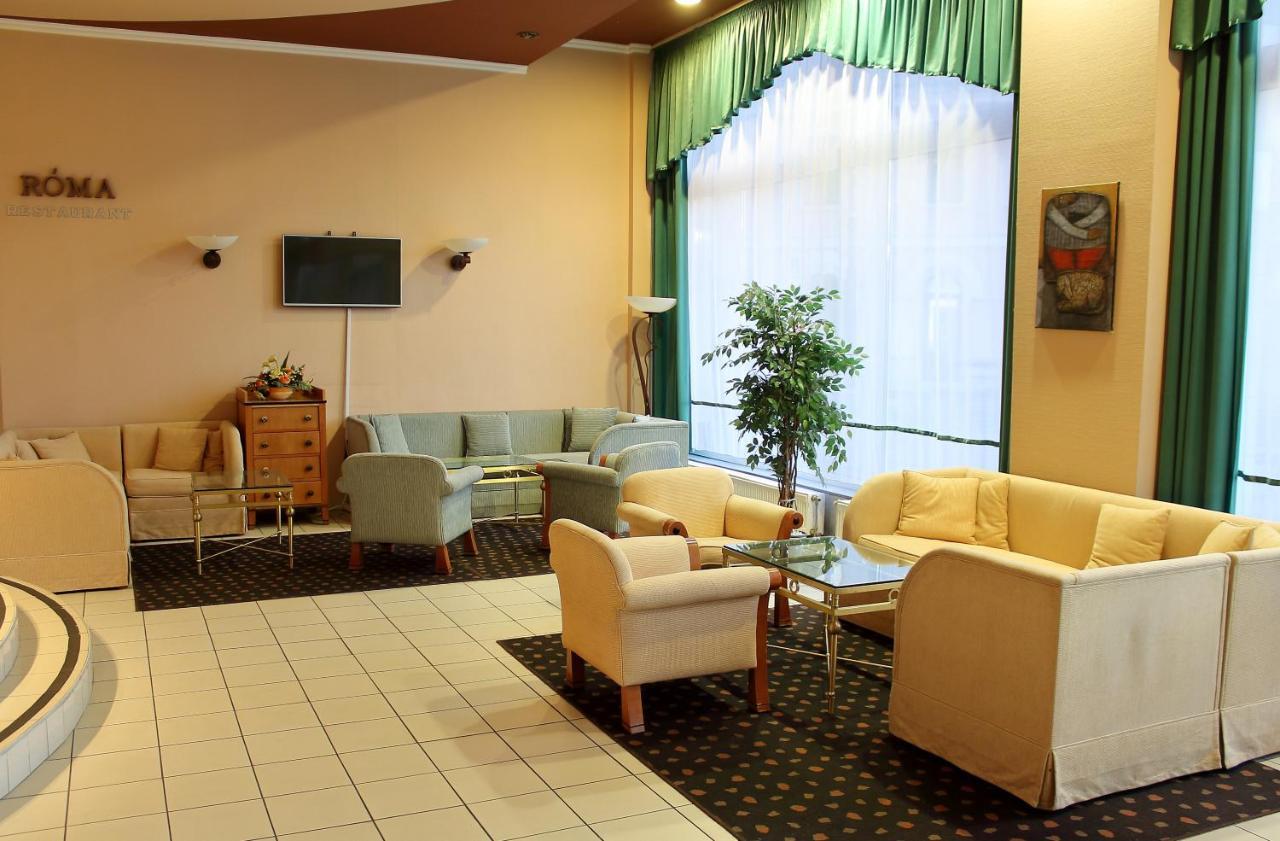 Hotel Central Nagykanizsa Bagian luar foto