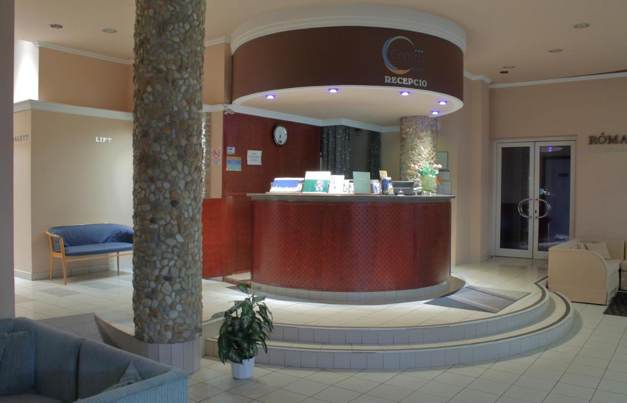 Hotel Central Nagykanizsa Bagian luar foto