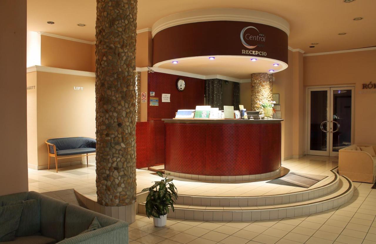 Hotel Central Nagykanizsa Bagian luar foto